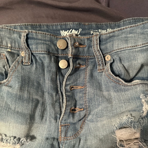 Mossimo Supply Co. Light Blue Distressed Denim Shorts with Lace Trim - Picture 3 of 4